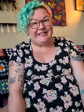 Snapshot of PotOfGreer chatting on 10.02.25 PotOfGreer online show from 10.02.25