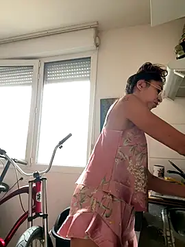 amanilouve online show from 11.14.25