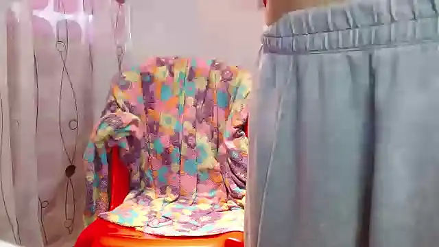 Snapshot of MadisonCambel chatting on 12.17.24 MadisonCambel online show from 12.17.24