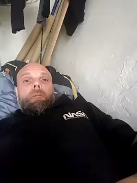 Snapshot of Ladyshaker82 chatting on 02.26.25 Ladyshaker82 online show from 02.26.25