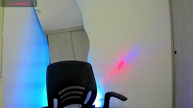 SussiVega online show from 10.30.25