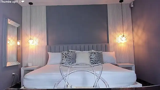 Snapshot of ValeryNova chatting on 03.13.25 ValeryNova online show from 03.13.25