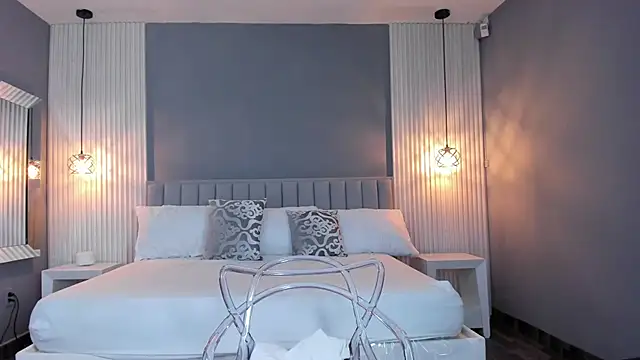 Snapshot of ValeryNova chatting on 03.20.25 ValeryNova online show from 03.20.25