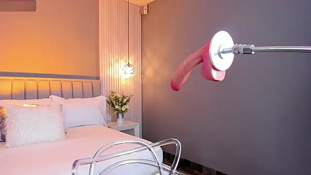 Snapshot of ValeryNova chatting on 10.07.25 ValeryNova online show from 10.07.25