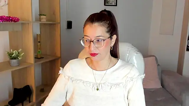 Snapshot of Antonnella_3 chatting on 11.17.25 Antonnella 3 online show from 11.17.25