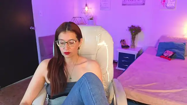 Snapshot of Antonnella_3 chatting on 11.30.25 Antonnella 3 online show from 11.30.25