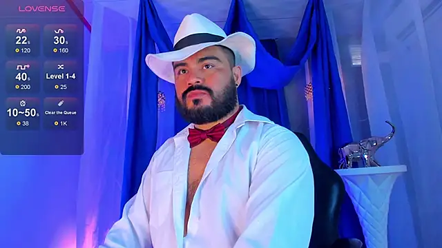 Snapshot of MichaelBear_ chatting on 10.11.25 MichaelBear online show from 10.11.25