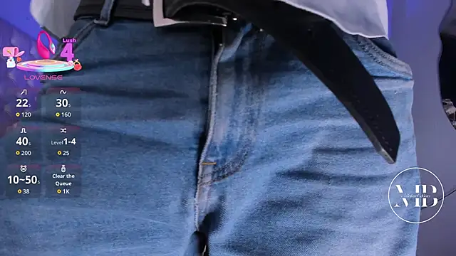 Snapshot of MichaelBear_ chatting on 10.26.25 MichaelBear online show from 10.26.25