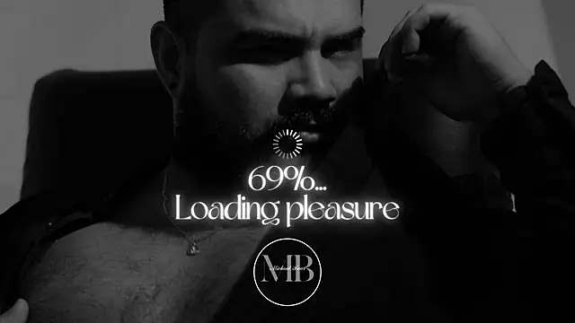 Snapshot of MichaelBear_ chatting on 11.17.25 MichaelBear online show from 11.17.25