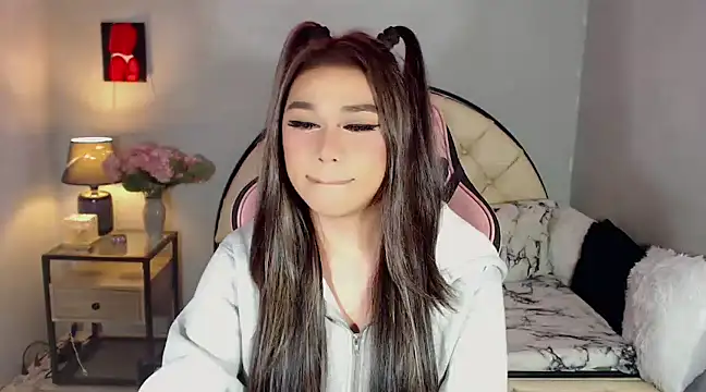 Snapshot of WeezyBabyXoxo chatting on 12.17.24 WeezyBabyXoxo online show from 12.17.24