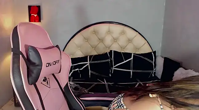 Snapshot of WeezyBabyXoxo chatting on 02.11.25 WeezyBabyXoxo online show from 02.11.25