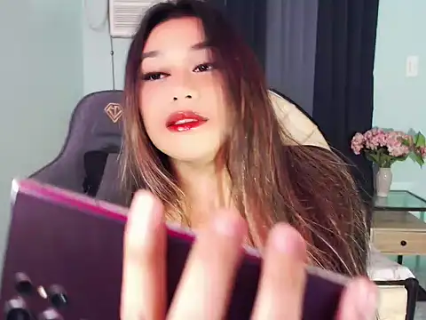 Snapshot of WeezyBabyXoxo chatting on 10.08.25 WeezyBabyXoxo online show from 10.08.25