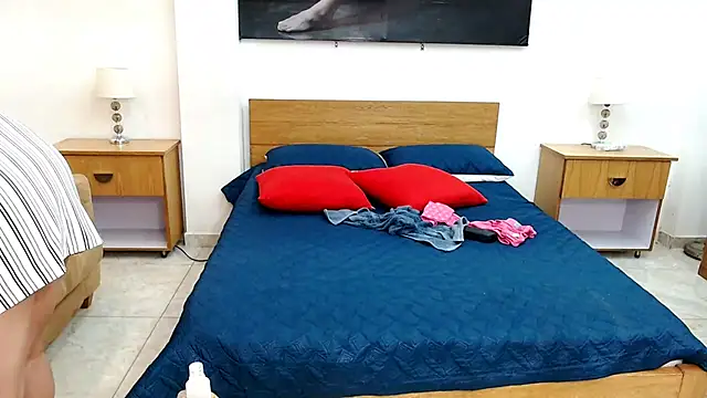 Snapshot of MaloryAndLuna chatting on 10.15.25 MaloryAndLuna online show from 10.15.25