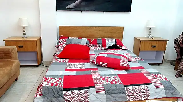 Snapshot of MaloryAndLuna chatting on 10.17.25 MaloryAndLuna online show from 10.17.25