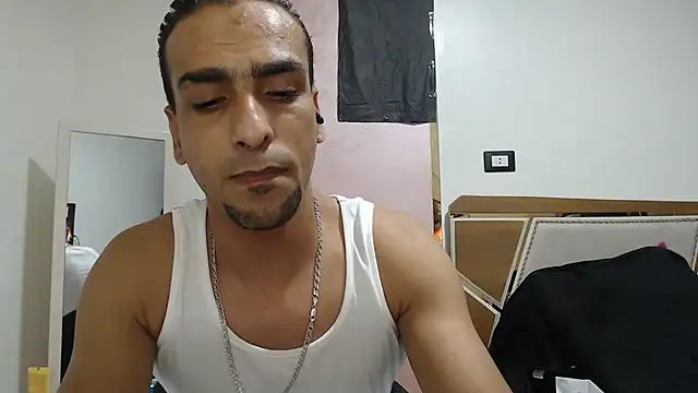 Snapshot of highguy chatting on 08.01.26 highguy online show from 08.01.26