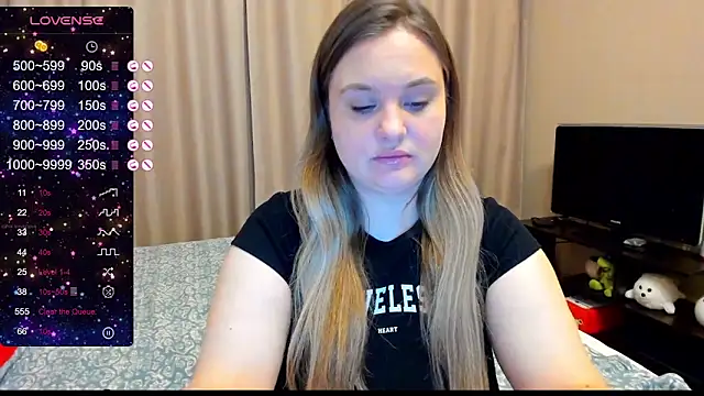 Snapshot of AlanaBrox chatting on 12.14.24 AlanaBrox online show from 12.14.24