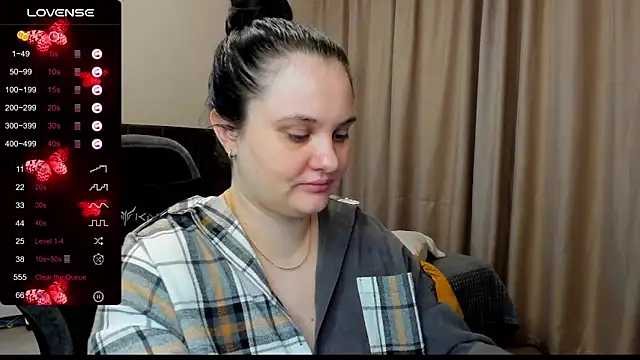 Snapshot of AlanaBrox chatting on 11.09.25 AlanaBrox online show from 11.09.25