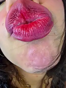 Snapshot of miafresa_hot chatting on 11.20.25 miafresa hot online show from 11.20.25