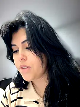 Alyaa s online show from 10.10.25