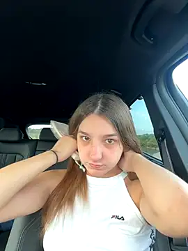 DoriDeluxe66 online show from 09.29.25