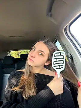 Snapshot of DoriDeluxe66 chatting on 11.12.25 DoriDeluxe66 online show from 11.12.25