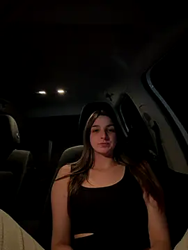 Snapshot of DoriDeluxe66 chatting on 11.18.25 DoriDeluxe66 online show from 11.18.25