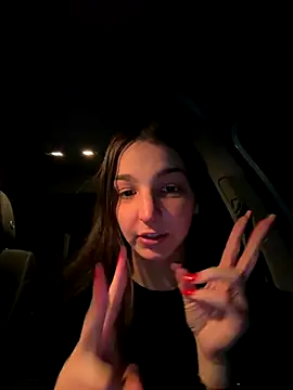 Snapshot of DoriDeluxe66 chatting on 11.21.25 DoriDeluxe66 online show from 11.21.25