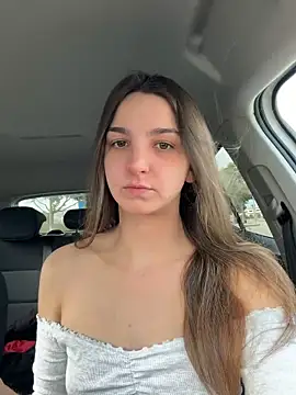 Snapshot of DoriDeluxe66 chatting on 11.23.25 DoriDeluxe66 online show from 11.23.25