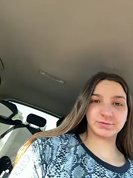 Snapshot of DoriDeluxe66 chatting on 11.24.25 DoriDeluxe66 online show from 11.24.25