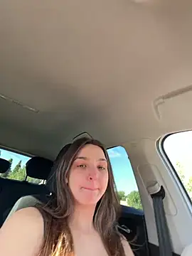 Snapshot of DoriDeluxe66 chatting on 11.25.25 DoriDeluxe66 online show from 11.25.25