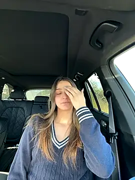 Snapshot of DoriDeluxe66 chatting on 12.05.25 DoriDeluxe66 online show from 12.05.25