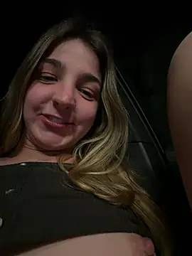 Snapshot of DoriDeluxe66 chatting on 02.28.26 DoriDeluxe66 online show from 02.28.26