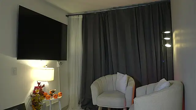 Snapshot of kendall_ruiz chatting on 10.21.25 kendall ruiz online show from 10.21.25