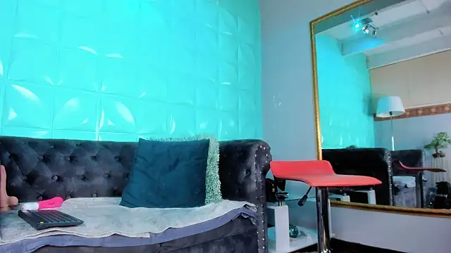 Snapshot of JolieDuvalle chatting on 02.23.25 JolieDuvalle online show from 02.23.25