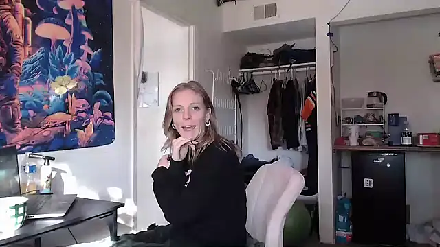 coryandthepeach online show from 12.04.24