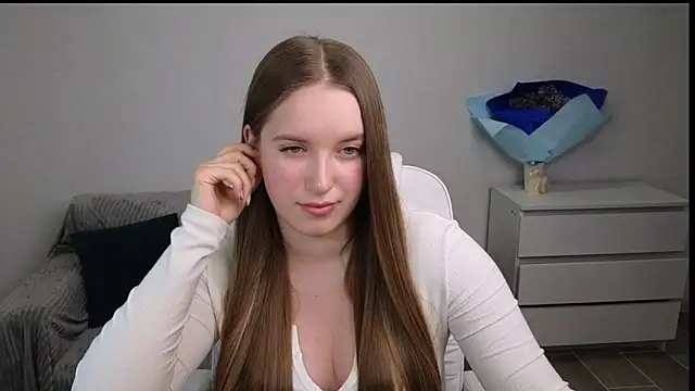 EvaMaddison online show from 02.02.25