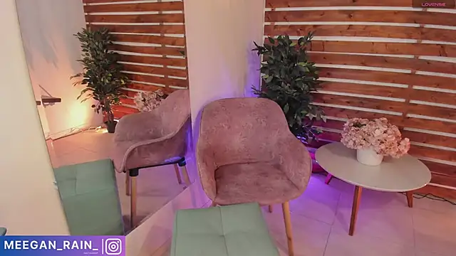 Snapshot of _MeganRain chatting on 02.21.25 MeganRain online show from 02.21.25