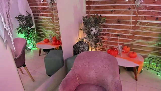 Snapshot of _MeganRain chatting on 10.21.25 MeganRain online show from 10.21.25