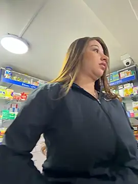 Snapshot of roouse chatting on 10.28.25 roouse online show from 10.28.25