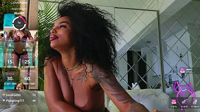 Snapshot of KimiBrown chatting on 11.15.25 KimiBrown online show from 11.15.25