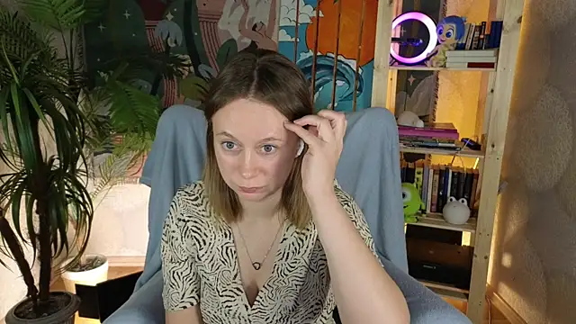 BrookeEvans online show from 10.03.25