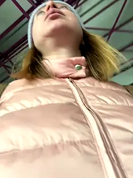 BrookeEvans online show from 10.04.25