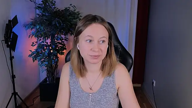 BrookeEvans online show from 10.08.25