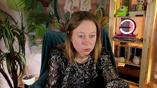 BrookeEvans online show from 11.05.25