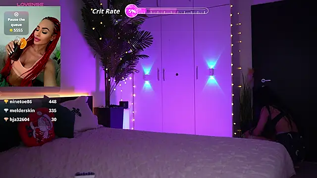 Lorettelorena online show from 12.21.25