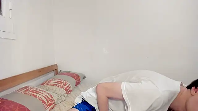 Snapshot of kanatoj chatting on 11.13.25 kanatoj online show from 11.13.25