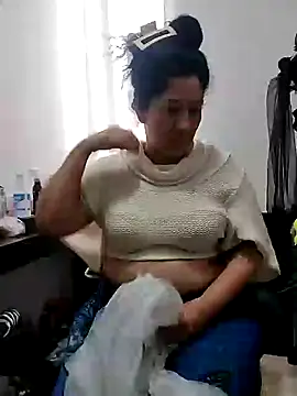 Snapshot of Diosasky chatting on 02.06.25 Diosasky online show from 02.06.25