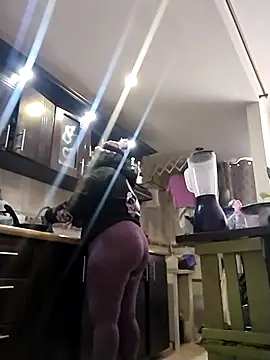 Snapshot of Diosasky chatting on 03.05.25 Diosasky online show from 03.05.25