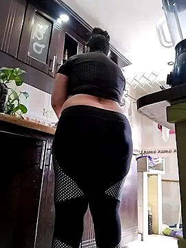 Snapshot of Diosasky chatting on 03.08.25 Diosasky online show from 03.08.25