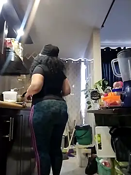 Snapshot of Diosasky chatting on 03.09.25 Diosasky online show from 03.09.25